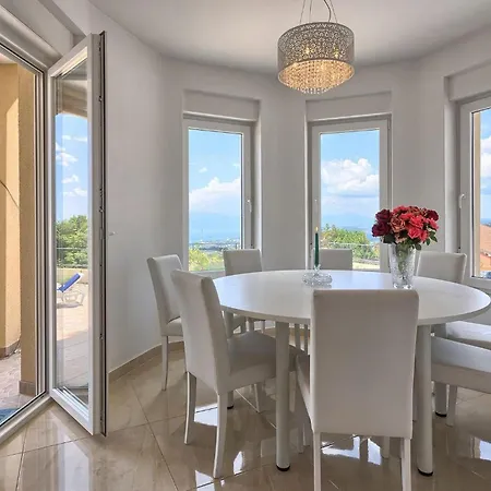 Adriana Kvarner بيت للعطل